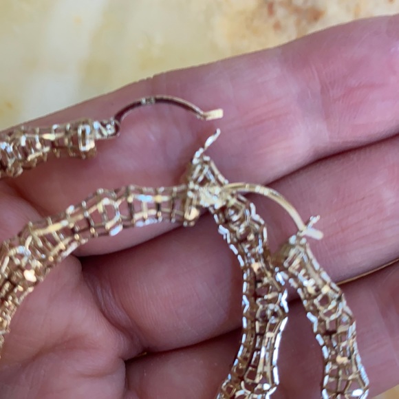 Gold plated large hoop mesh Round Earrings 2” inch - Picture 6 of 7